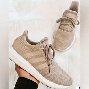 ADIDAS Swift Run Sneaker (Unisex)